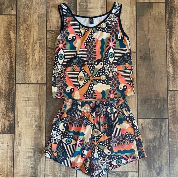 POP Fit Geometric Groovy 2 piece Tank and Shorts Set - Picture 1 of 15